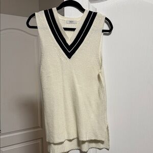 Suzy Shier Cream and Black Knit Sleeveless Top
